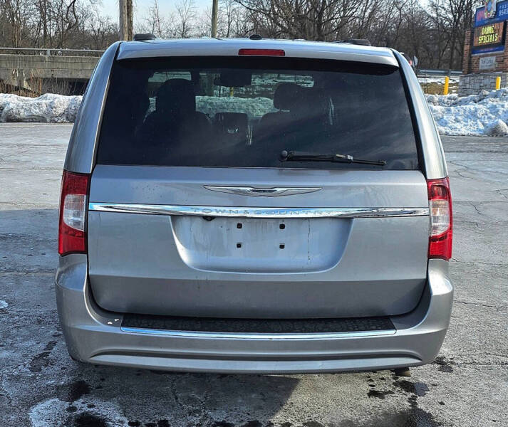 2014 Chrysler Town and Country Touring