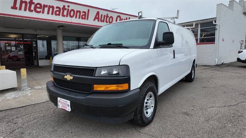 2022 Chevrolet Express 2500