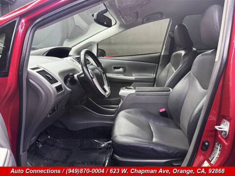 2014 Toyota Prius v Five