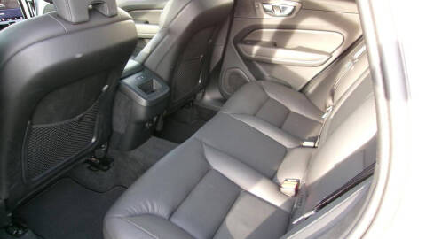 2025 Volvo XC60 B5 Plus Dark Theme