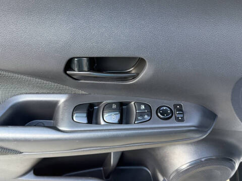 2020 Nissan Kicks S