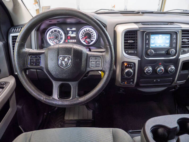 2016 RAM 1500 SLT