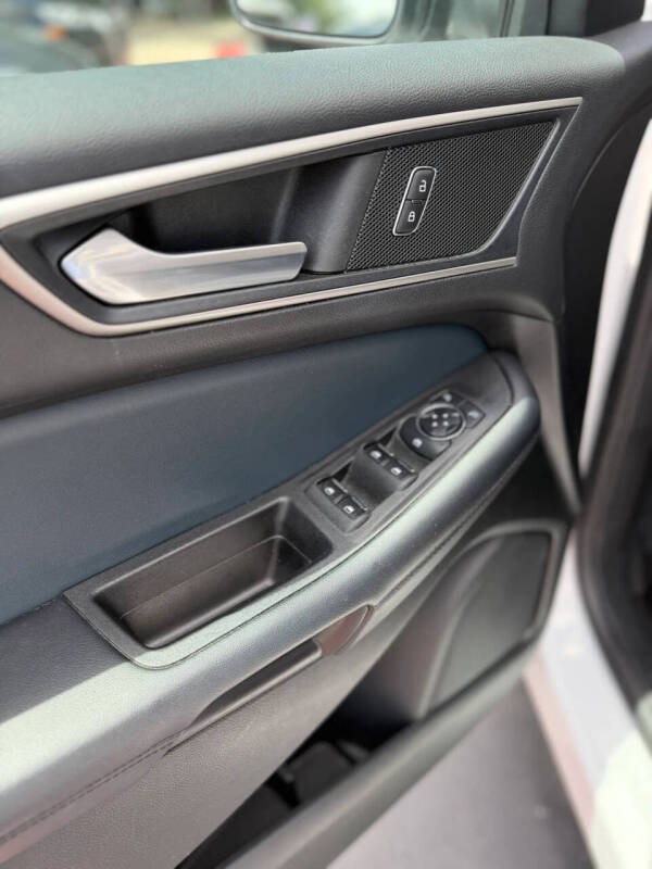2022 Ford Edge
