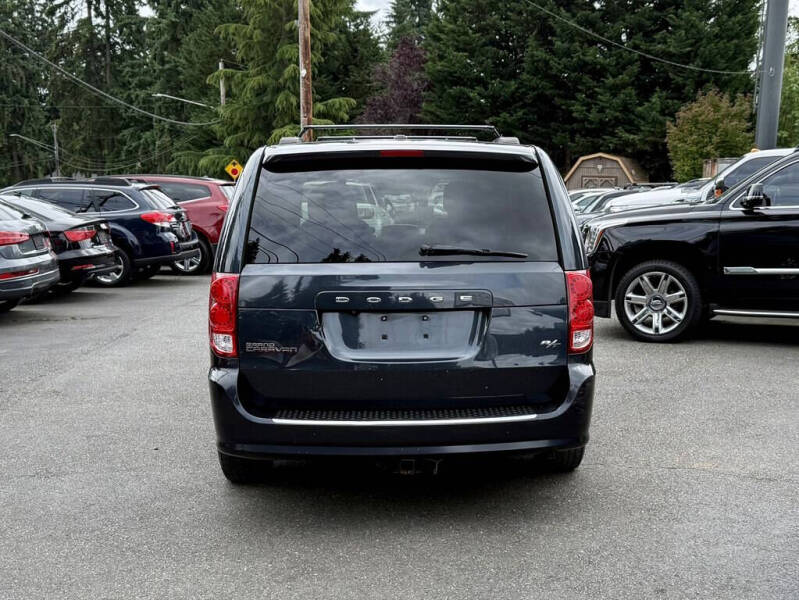 2013 Dodge Grand Caravan R/T