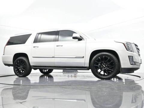 2017 Cadillac Escalade ESV Luxury