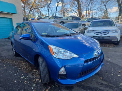 2014 Toyota Prius c Three