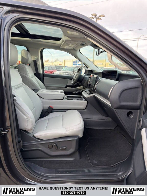 2025 Ford Expedition Active