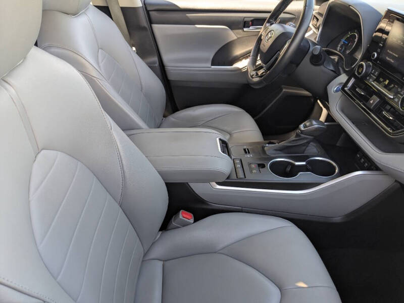 2021 Toyota Highlander Hybrid XLE