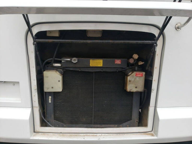 1999 Freightliner XC Chassis