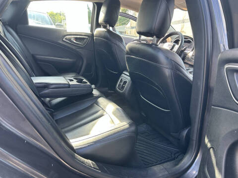 2015 Chrysler 200 C