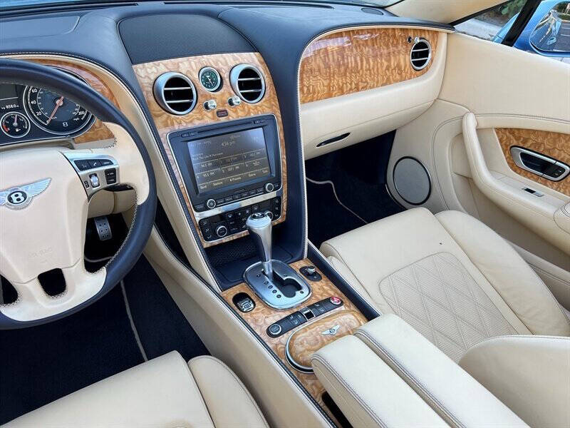 2015 Bentley Continental 26