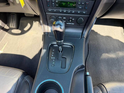 2003 Ford Thunderbird