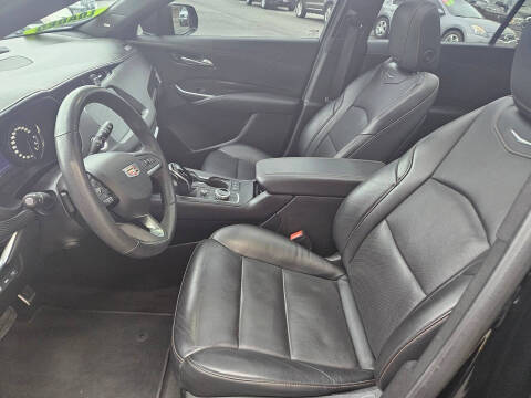 2022 Cadillac XT4 Sport