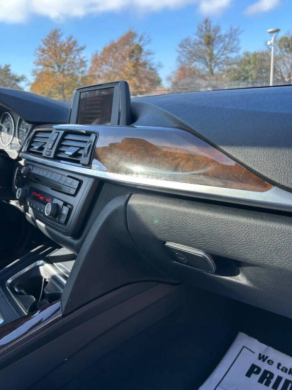 2015 BMW 3 Series 320i