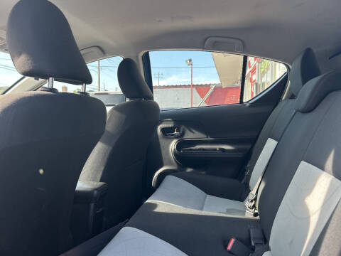 2015 Toyota Prius c Four