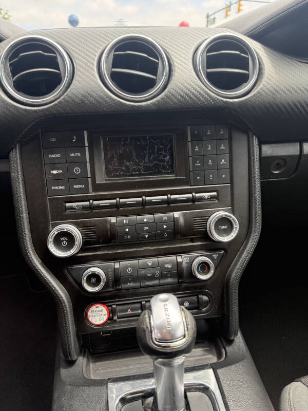 2016 Ford Mustang V6