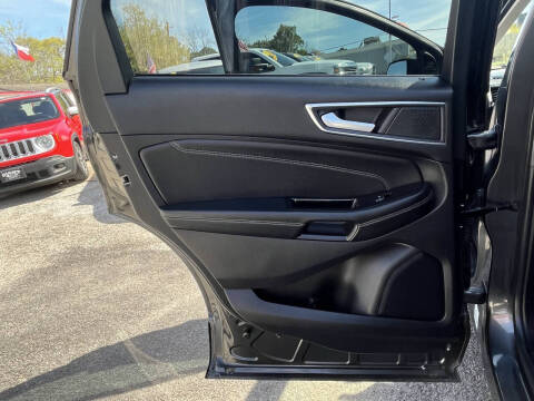 2020 Ford Edge Titanium