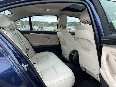 2015 BMW 5 Series 528i