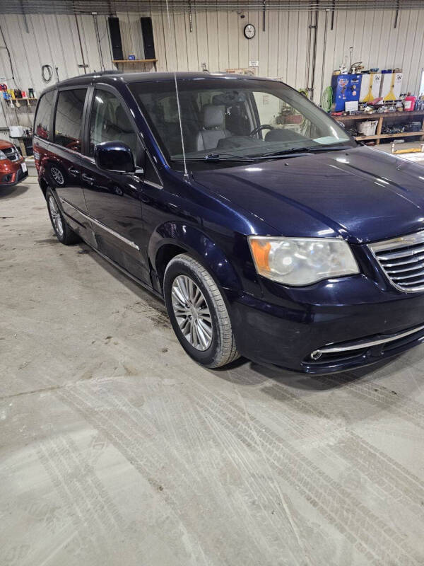 2012 Chrysler Town and Country for sale at WESTSIDE GARAGE LLC in Keokuk IA