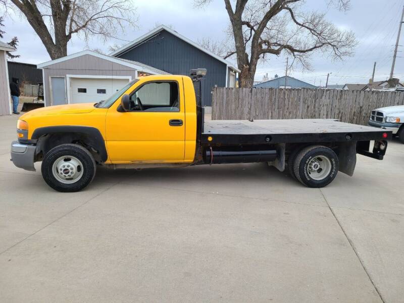 2006 GMC Sierra 3500 for sale at J & J Auto Sales in Sioux City IA