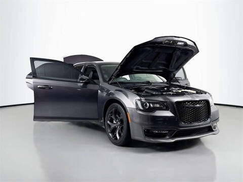 2023 Chrysler 300 Touring L