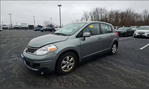 2009 Nissan Versa S photo 4