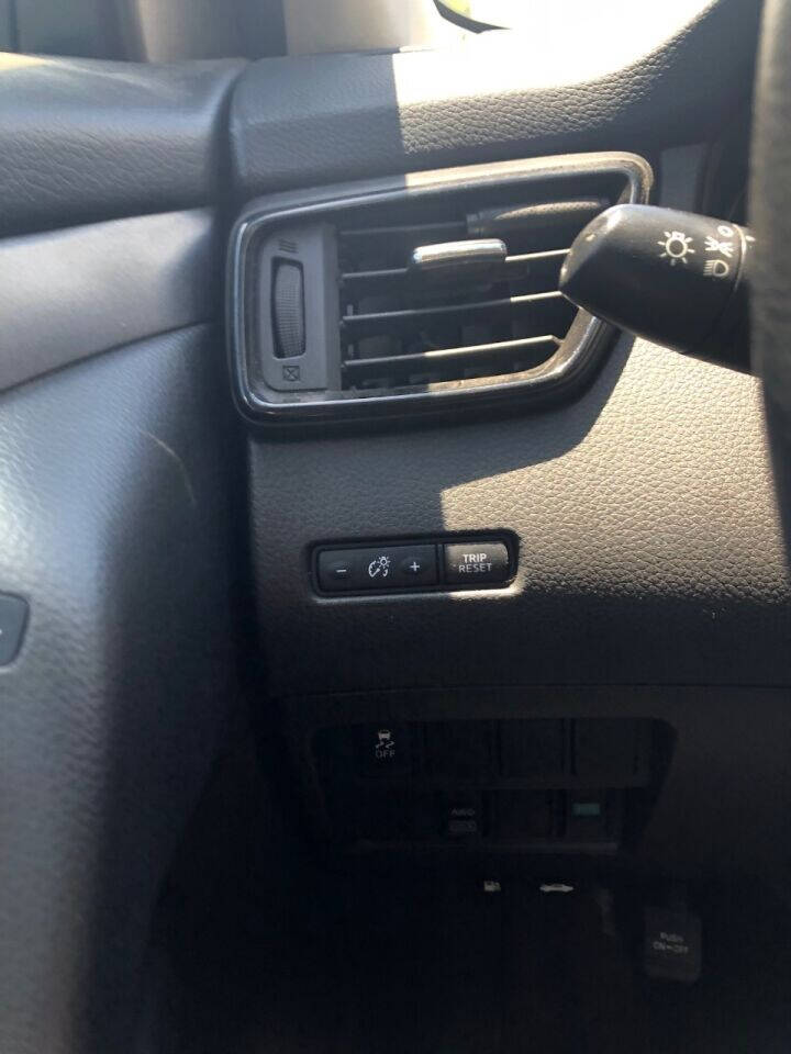2018 Nissan Rogue Sport  - $15,500