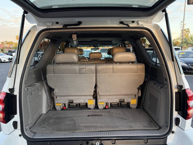 2004 Toyota Sequoia Limited