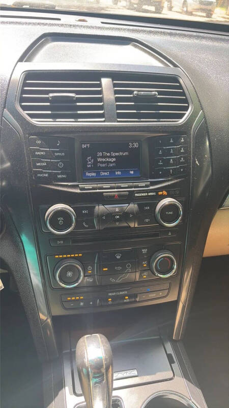 2017 Ford Explorer