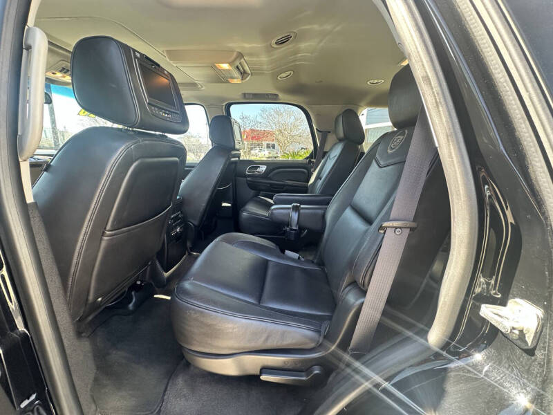 2013 Cadillac Escalade Platinum Edition