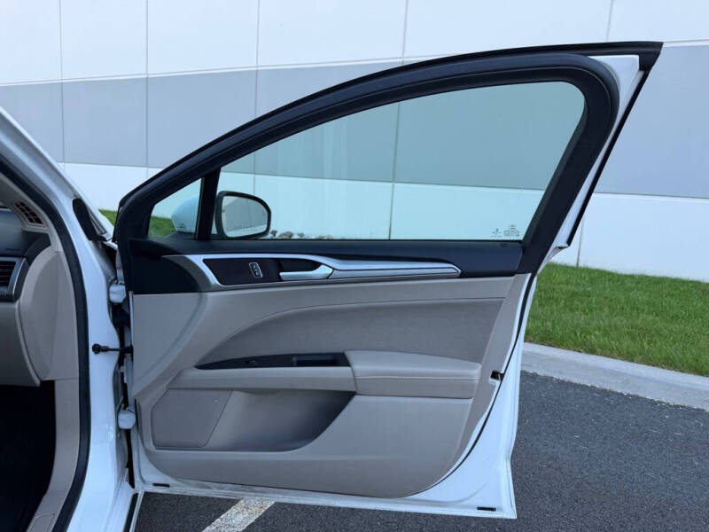 2019 Ford Fusion Hybrid SE