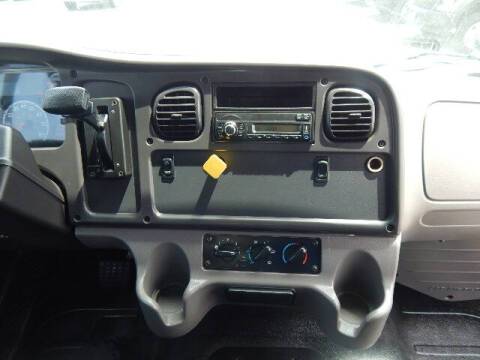 2017 Freightliner M2 106