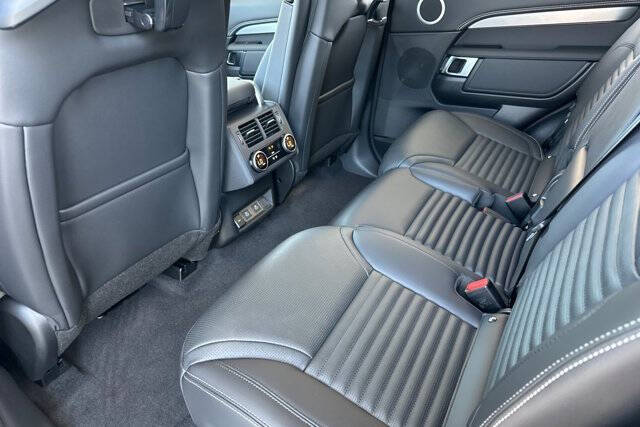 2025 Land Rover Discovery P360 Dynamic SE