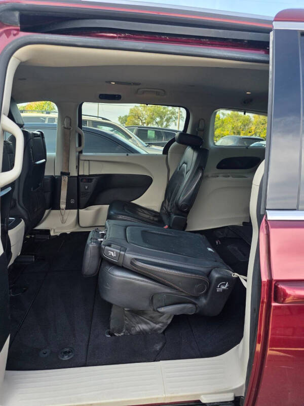 2017 Chrysler Pacifica Touring-L Plus