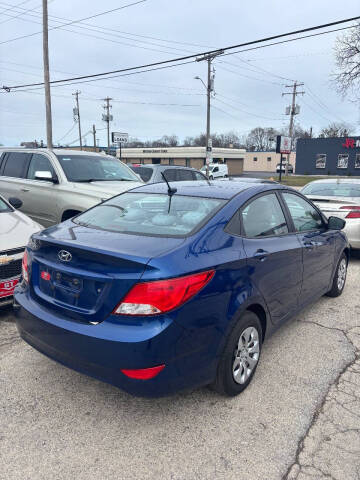 2017 Hyundai Accent SE
