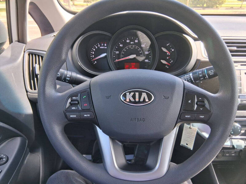 2016 Kia Rio 5-Door LX