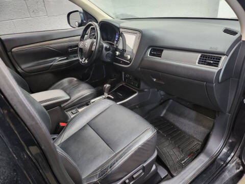 2020 Mitsubishi Outlander SE