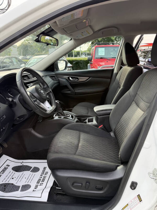 2019 Nissan Rogue SV