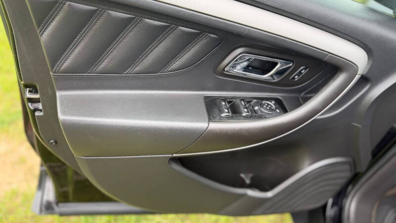 2016 Ford Taurus SEL