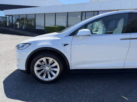 2019 Tesla Model X Standard Range