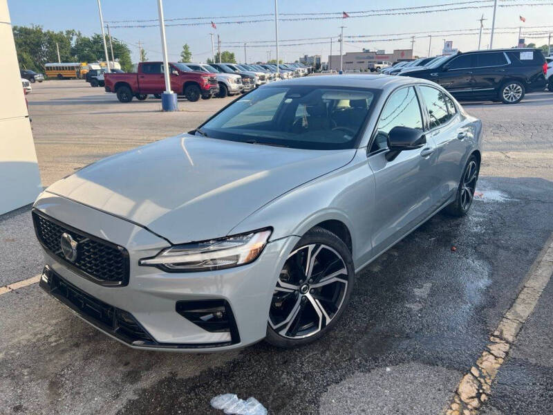2024 Volvo S60 B5 Core Dark Theme