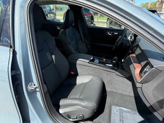 2024 Volvo S60 Recharge 27