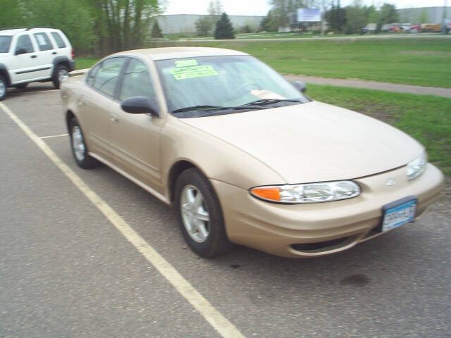 2003 Oldsmobile Alero GL1 photo 2