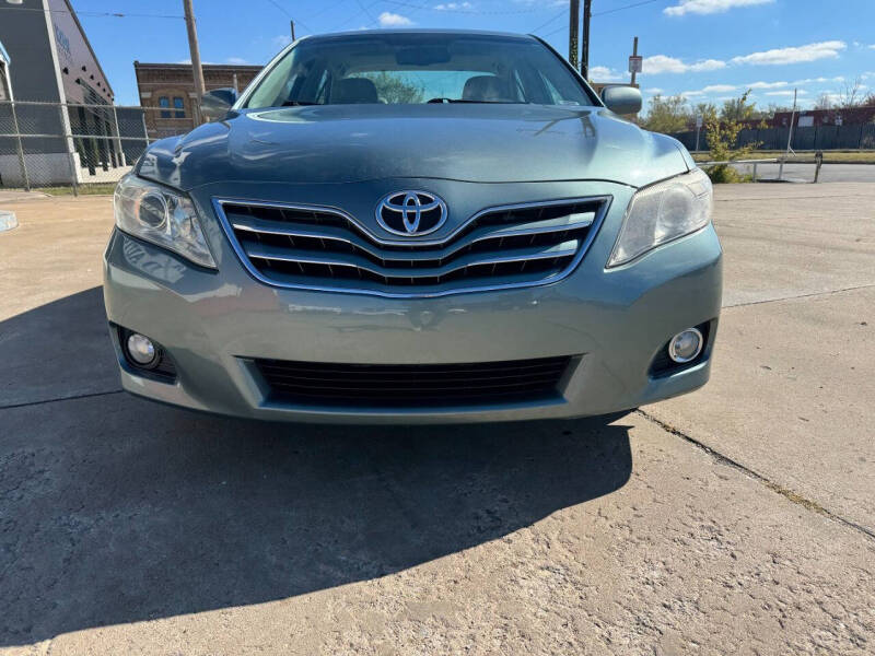 2011 Toyota Camry XLE photo 5