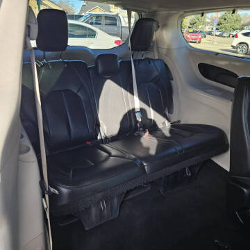 2017 Chrysler Pacifica Touring-L Plus