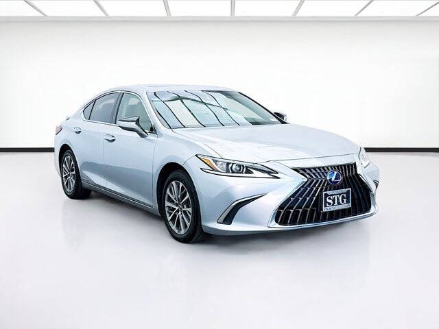 2022 Lexus ES 300h