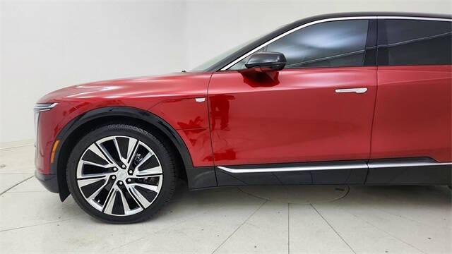 2025 Cadillac LYRIQ Luxury 3