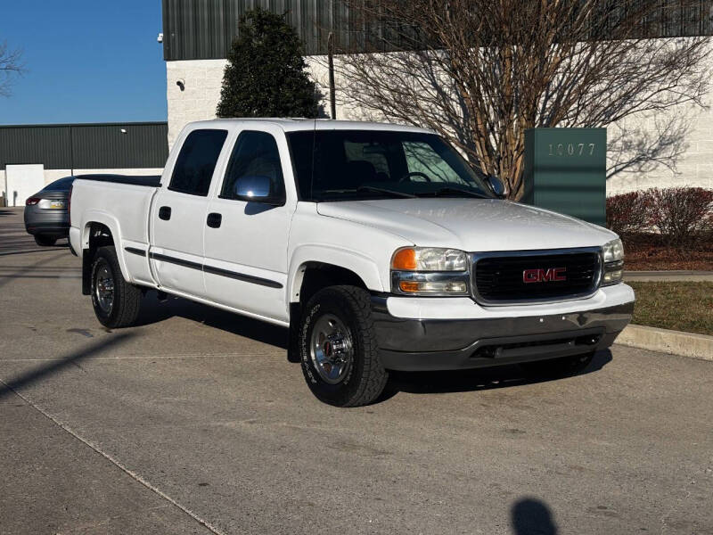 2001 GMC Sierra SLE photo 3