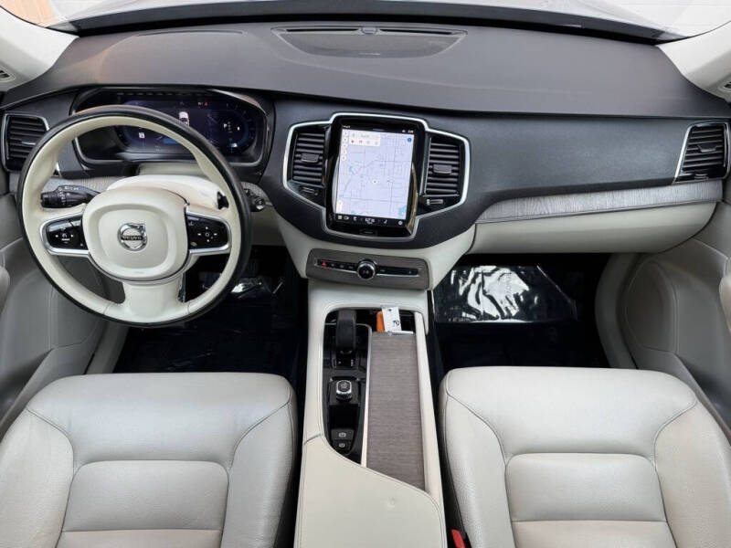 2023 Volvo XC90 B5 Plus Bright Theme