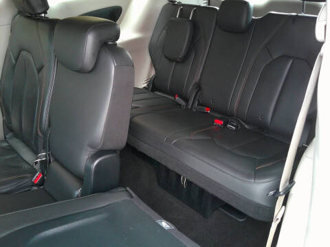 2017 Chrysler Pacifica Touring-L Plus